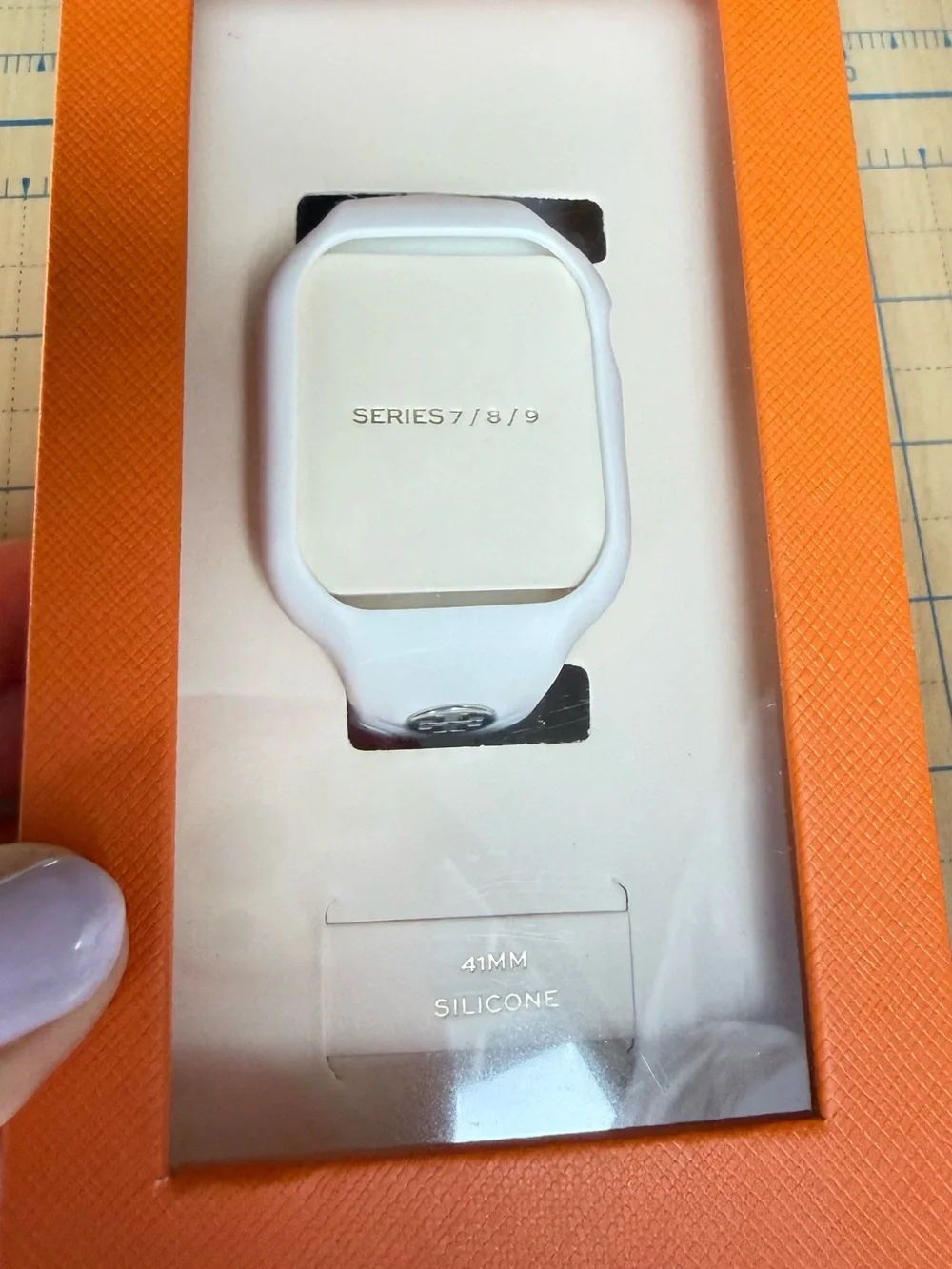 Tory Burch White Silicone Smartwatch Case & Band for Series 7/8/9 (41mm)